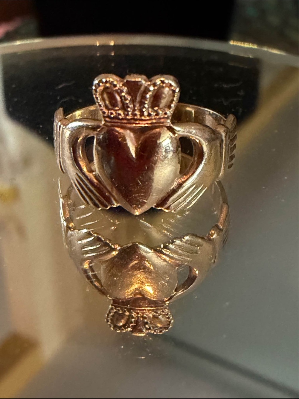 Vintage Women’s Gold Claddagh Ring